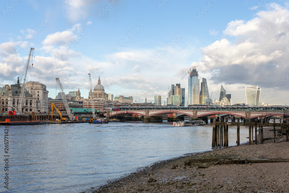 River Thames and the City of London River Thames and the City of London