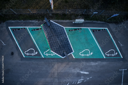 Electric vehicle charging station