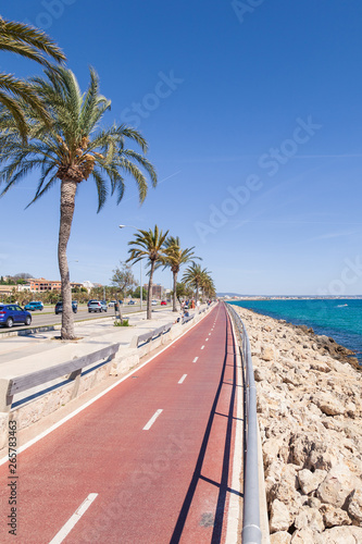 Walkway by the Mediterranean sea © Andreas