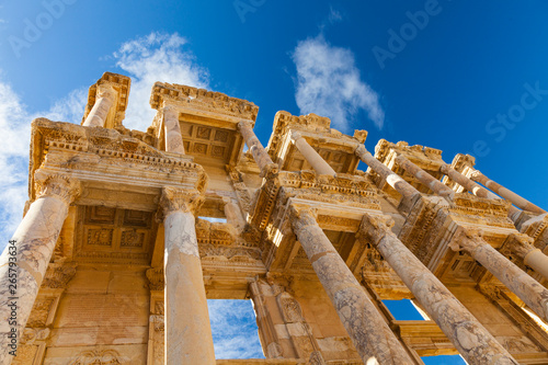 Biblioteca de Celsus, Ciudad romana de Efeso (Ephesus), Pueblo de Selçuk, Región de Izmir (Esmirna), Meseta de Anatolia, Turquía photo