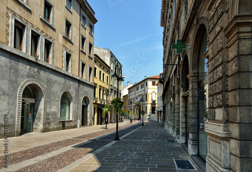 Fototapeta Naklejka Na Ścianę i Meble -  View down an old, narrow street in Padua, Italy.