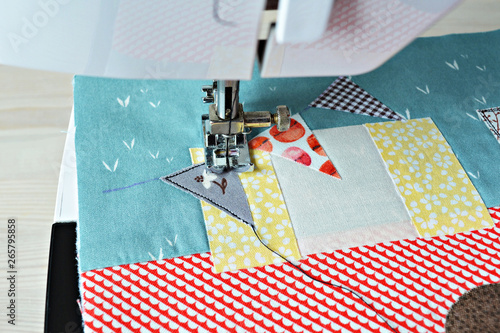 Working process: applique and sewing machine