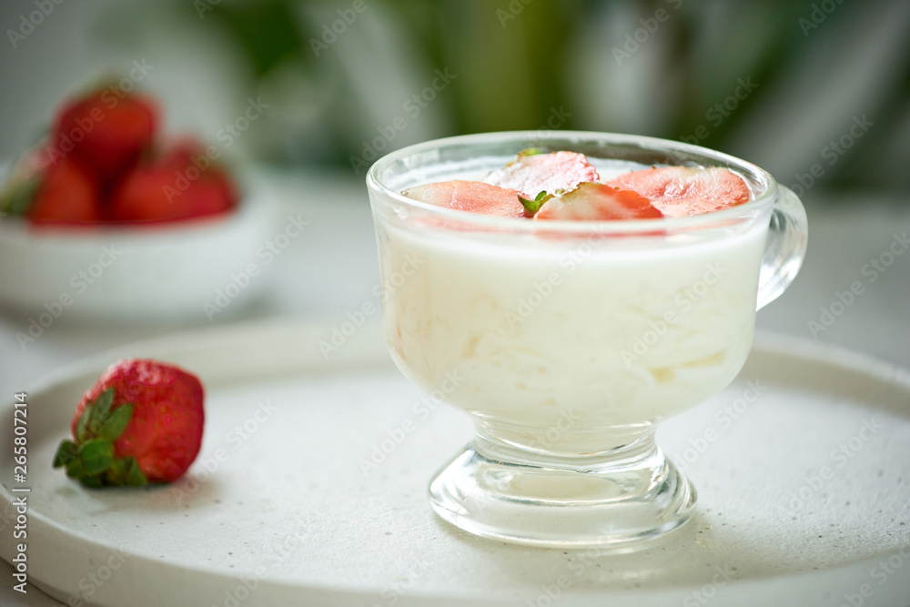 Yogurt with Fresh Organic strawberries Yogurt with Fresh Organic strawberries
