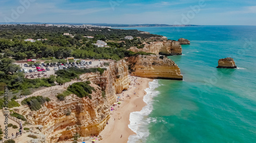 Vista da Praia da Marinha em Lagoa Algarve Portugal