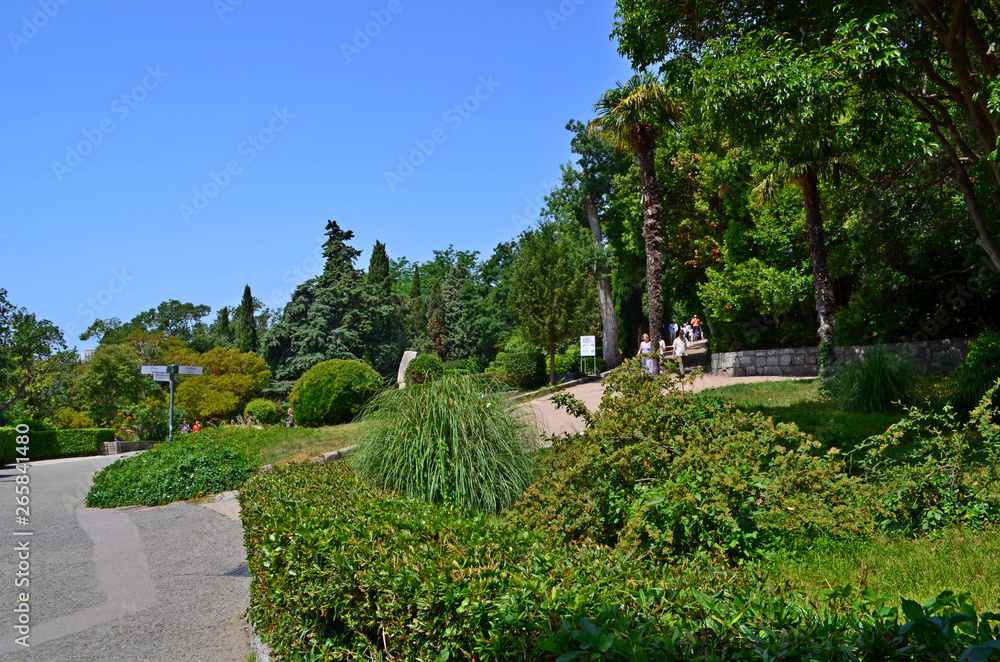 the Vorontsov Palace with the Park and sculptures