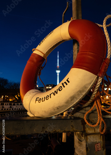 Berliner Fernsehturm im Rettungsring photo