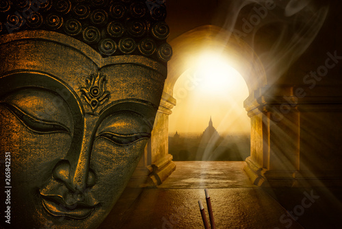Canvas Print Buddha face in the temple of Bagan
