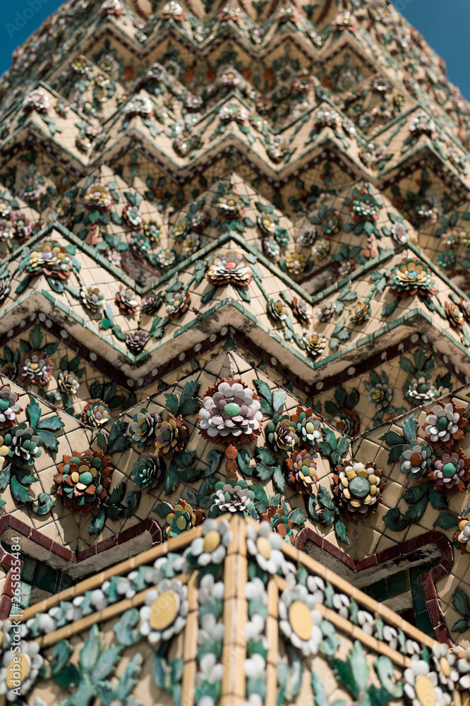 Obraz premium Wat Pho is one of Bangkok's oldest temples