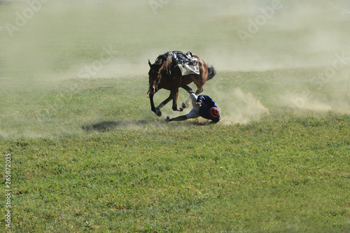 chute d'un cavalier lors d'une course en france