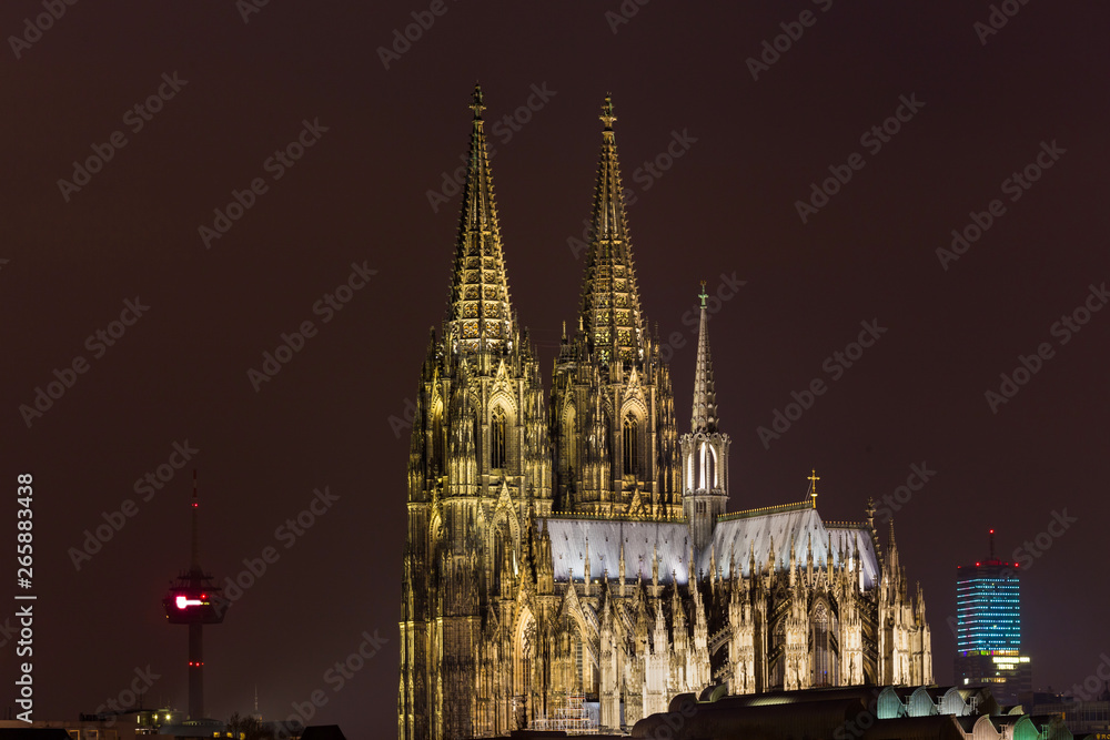 Obraz premium dom of cologne at night