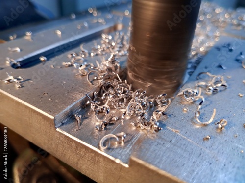 Fotografía Milling machine, metal machining, aluminum and steel.