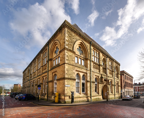 Obraz na płótnie The Blackburn Museum and Art Gallery is the local museum service for the borough of Blackburn with Darwen Borough Council. w salonie