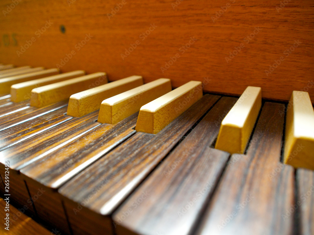 チェンバロ（＝ハープシコード）の鍵盤