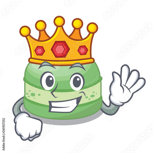 King pistachio cake in the mascot shape