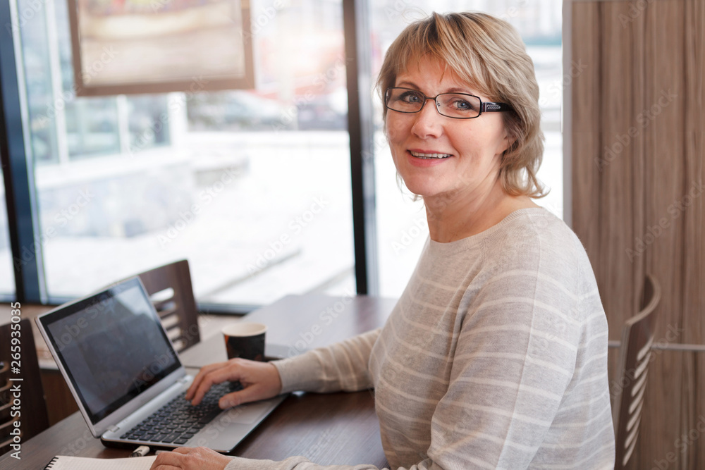 woman in cafe, office woman in cafe, office