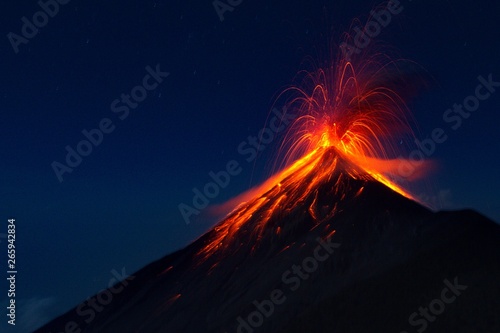 Obraz na płótnie Fuego Volcano eruption, view from volcano Acatenango, Guatemala