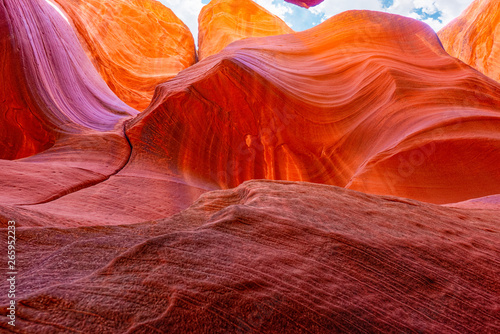 Antelope Canyon to kanion szczelinowy w południowo-zachodniej części Ameryki.