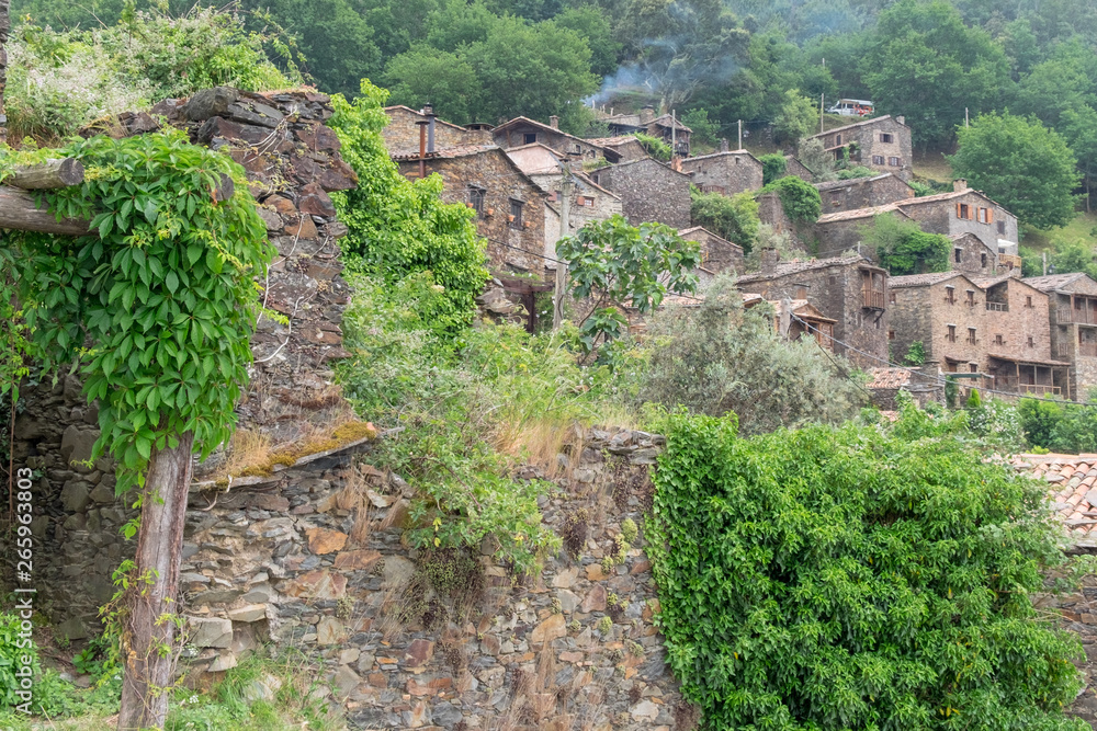 Eindrücke des Dorfes Talasnal in der Serra da Lousa