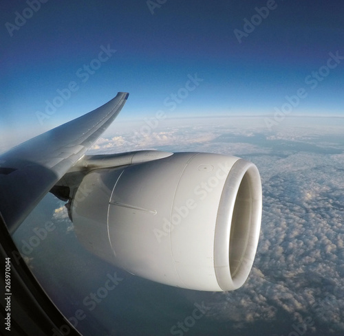 Fotografie wing view during flight