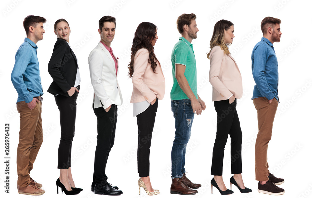 Obraz premium team of young people standing in line