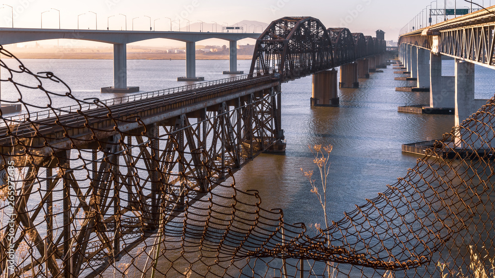 Obraz premium Wire Rust, Concrete & Steel