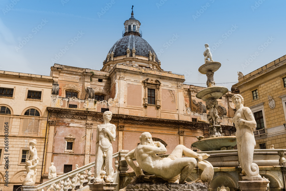 Palermo – Brunnen auf der Piazza Pretoria