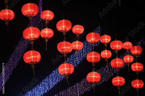 Canvas Print old chinese red big lanterns