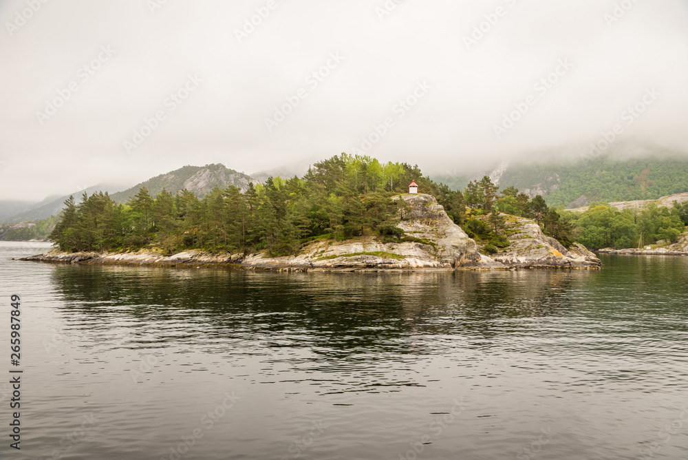 Obraz premium island in a fjord in norway