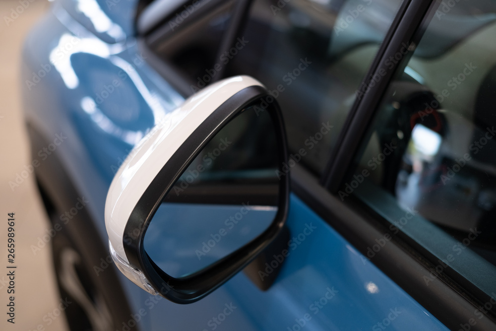 Détail d'éléments carrosserie et moteur d'un véhicule Détail d'éléments carrosserie et moteur d'un véhicule