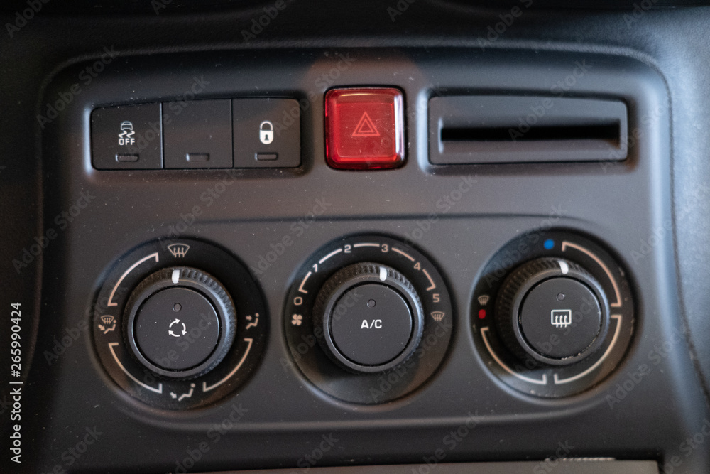 Détail d'éléments carrosserie et moteur d'un véhicule Détail d'éléments carrosserie et moteur d'un véhicule