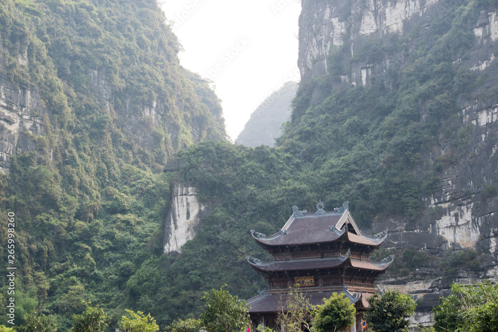 The scenery of Trang An and Hoa Lu / 世界遺産チャンアンと古都ホアルーの風景