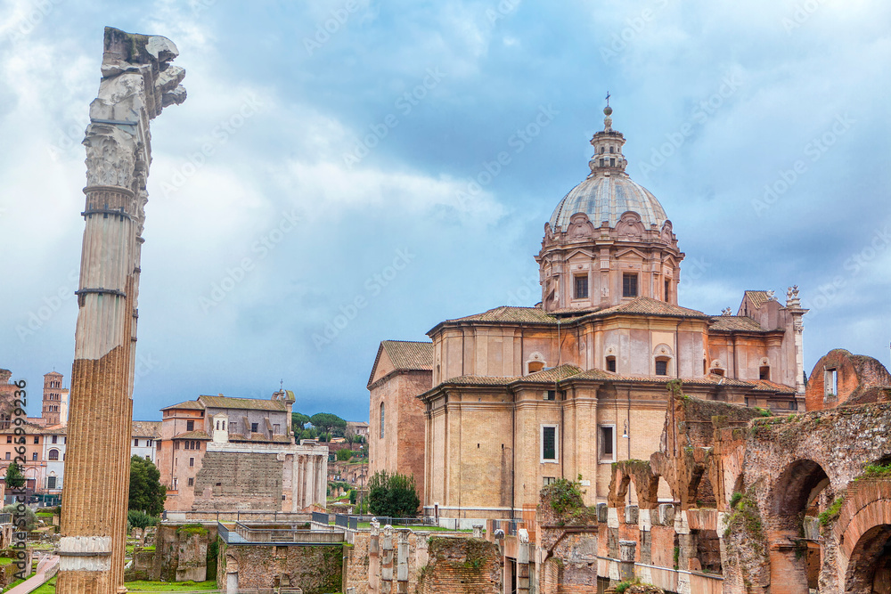 Obraz premium Santi Luca e Martina and Roman Forum 
