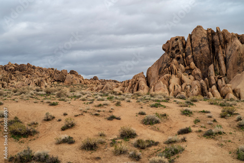Billede på lærred desert landscape with rocks formations Sierra Nevada Alabama Hills, Lone Pine, C