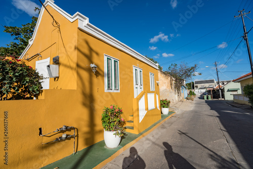 Fototapeta Naklejka Na Ścianę i Meble -   Walking the back streets of Otrobanda   Views arund the small caribbean Island of Curacao