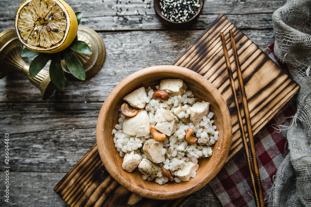 Fototapeta premium Oriental Chicken & Cashew Dish