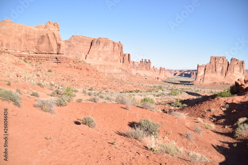 Arches National Park  3-Sisters Gossips