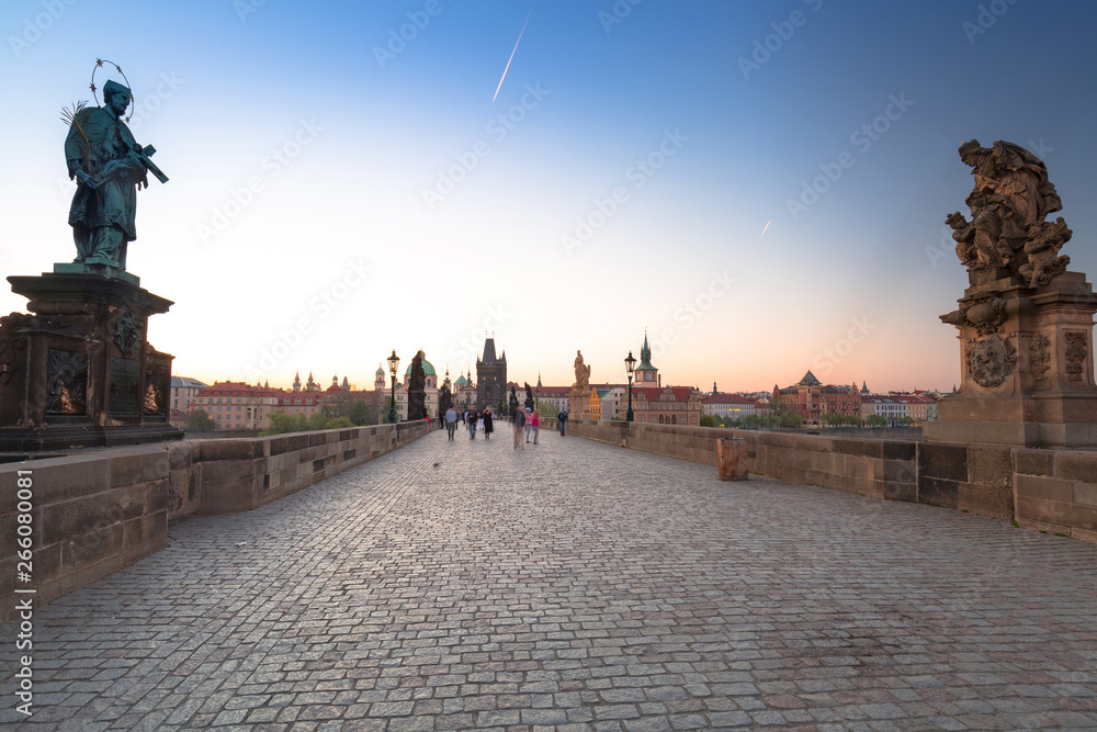 Fototapeta premium Charles bridge in Prague at dawn, Czech Republic