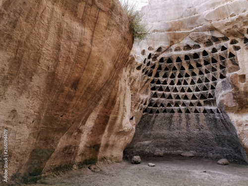 Fotografia Ancient cave dovecote