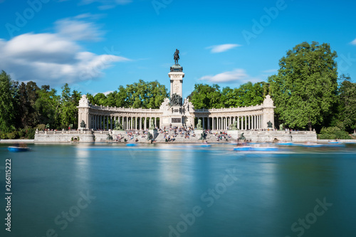 Great pond at the Parque del Retiro in Madrid