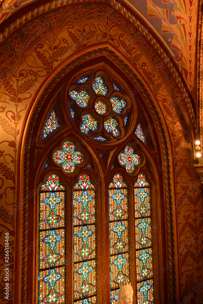 Marienfenster in der Matthiaskirche (Budapest)