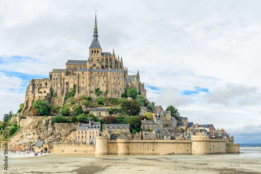 Obraz premium Mont Saint Michel abbey on the island, Normandy, Northern France, Europe