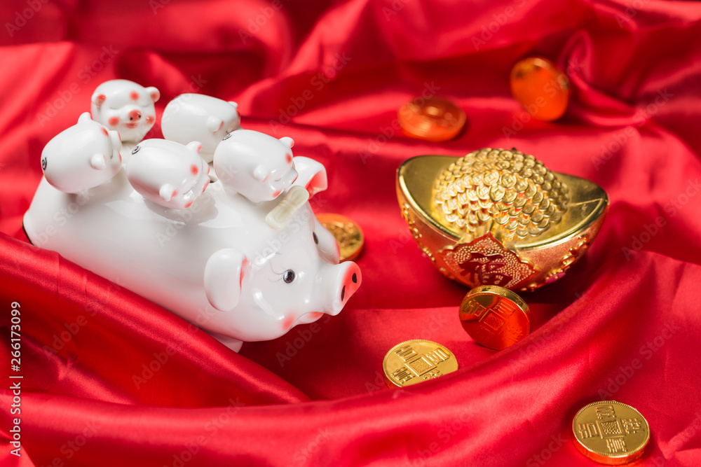 Gold ingots and couplets with the word Gold ingots and couplets with the word
