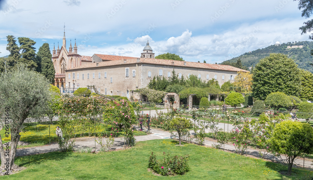 Roseraie des jardins du monastère de Cimiez à Nice