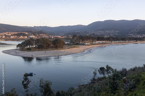 Coast of the low estuaries