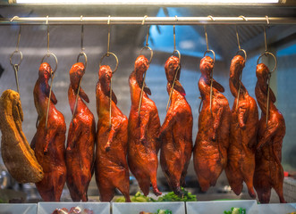 Fototapete Peking Geröstete Enten im Restaurantfenster  © kaycco