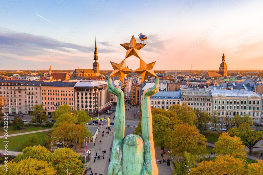 Ταπετσαρία Panorama aerial view on old town of Riga, Latvia