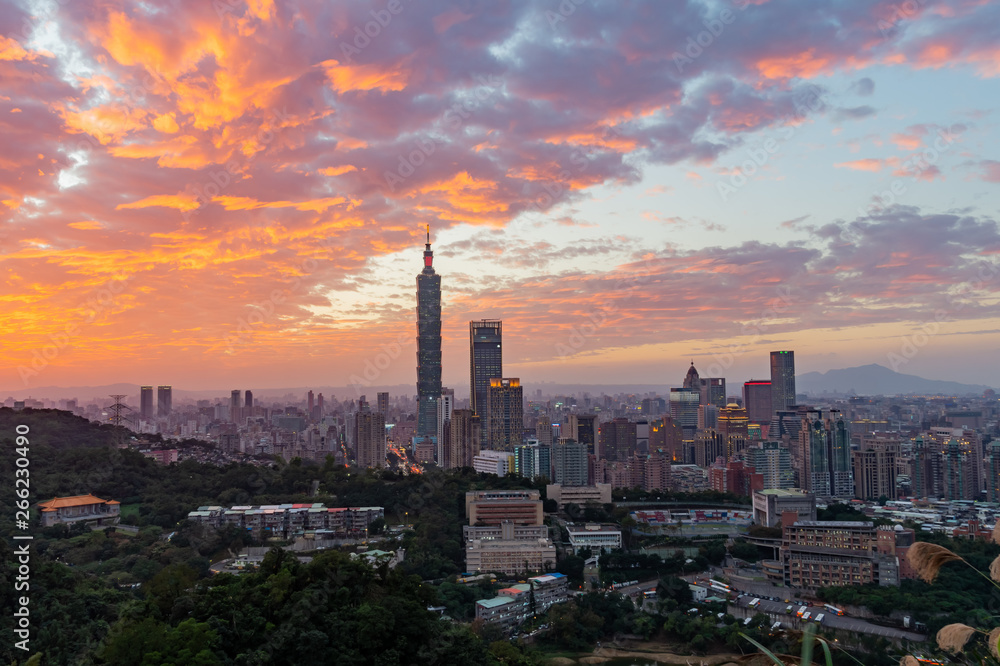 Sunset Aerial view of the Taipei 101 and cityscape from Xiangshan