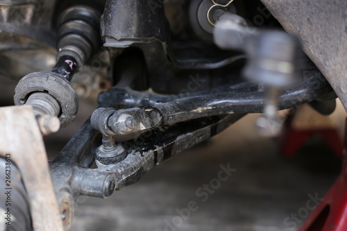 Car's suspension axle repairing