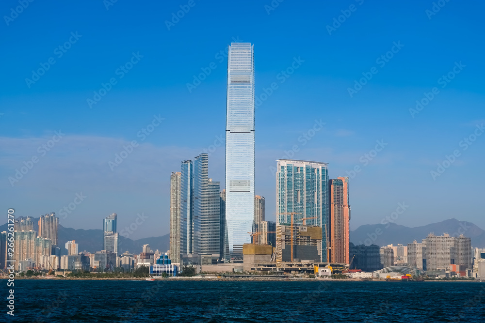 Obraz premium 香港 世界貿易センター(環球貿易広場) ビクトリアハーバー