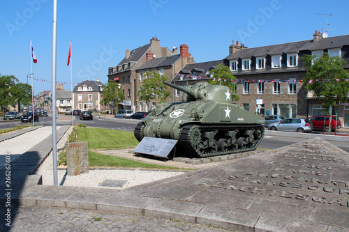 Fototapeta Naklejka Na Ścianę i Meble -  patton square in avranches (france)